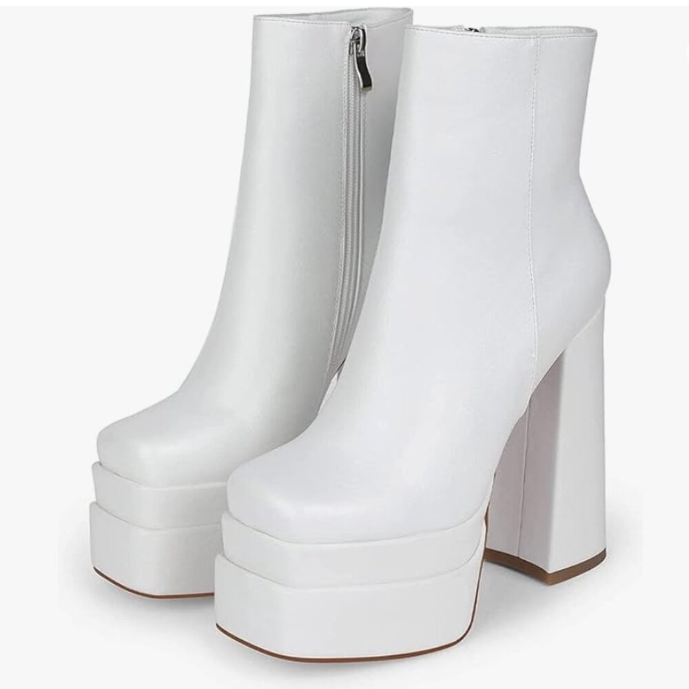 RETRO WHITE PLATFORM GO GO BOOTS by WE KISS sz 8.5